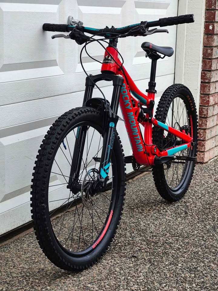 Rocky Mountain Reaper 24" full suspension kid mountain bike